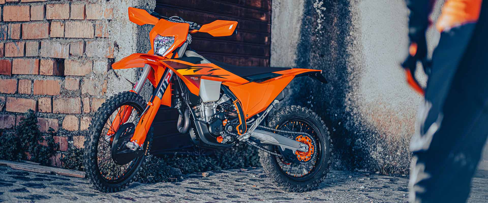 2026-ktm-350-exc-f-banner