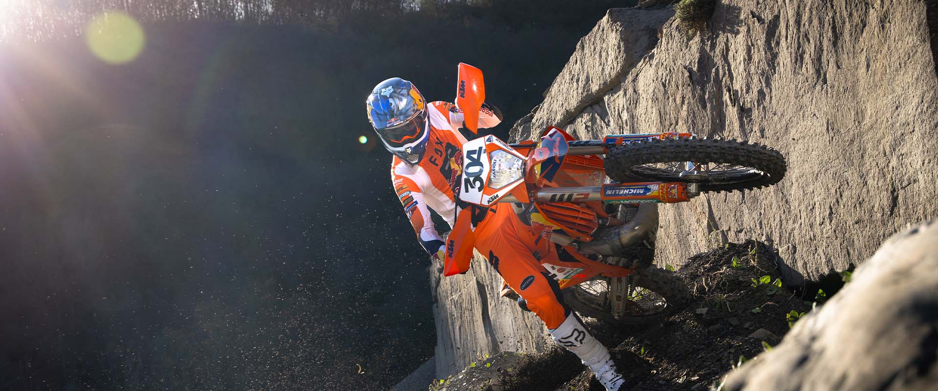 2025-ktm-250-exc-champion-edition-banner