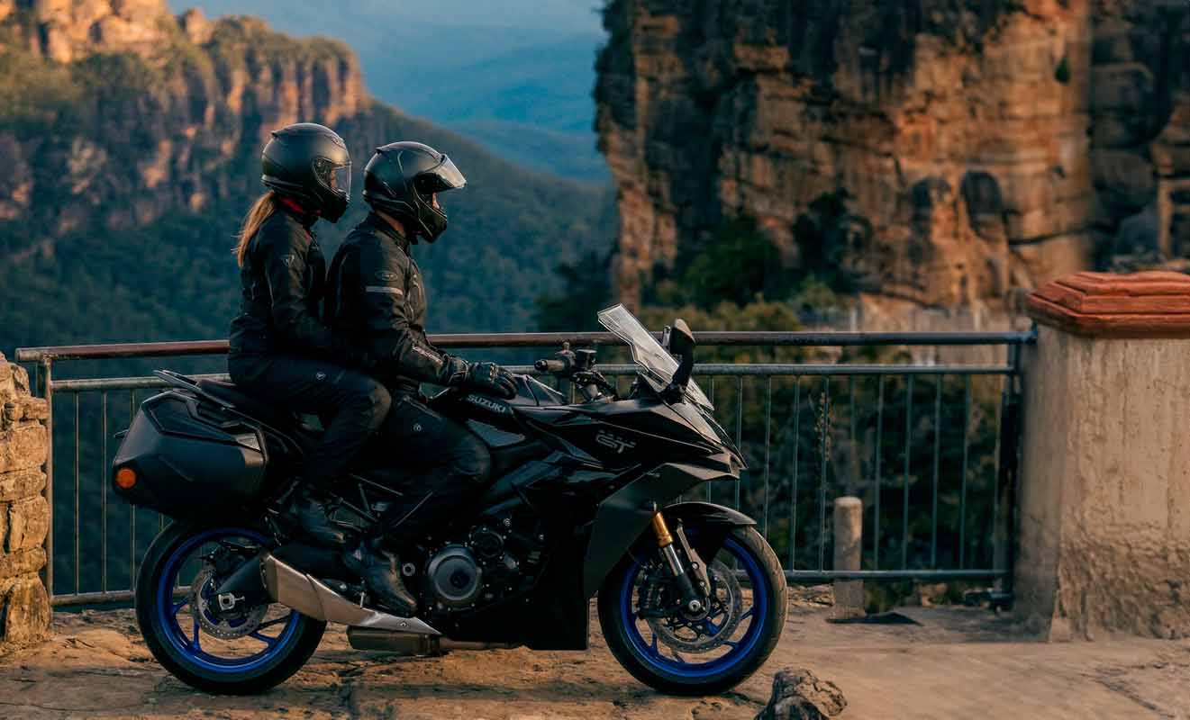 suzuki-gsx-s1000gt-plus