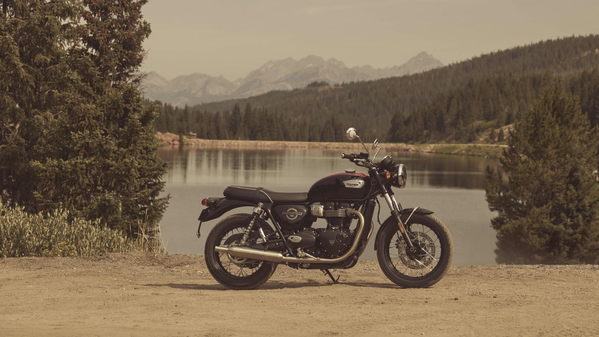 new-bonneville-t100-banner