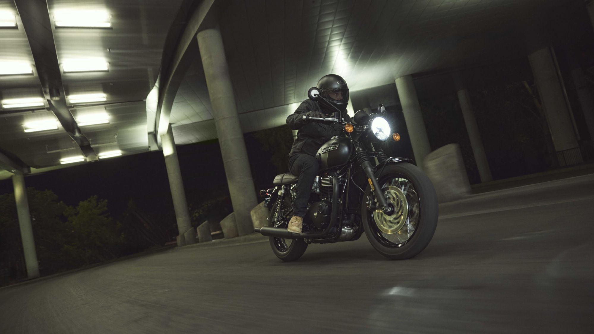 triumph-new-bonneville-t120-black