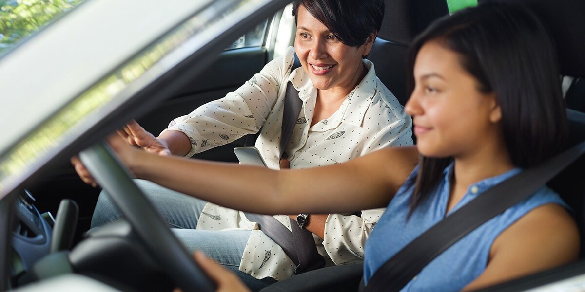 blog large image - Teaching a learner to drive? Remember these 3 things