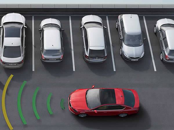 Skoda-Front Assist with City Emergency Brake
