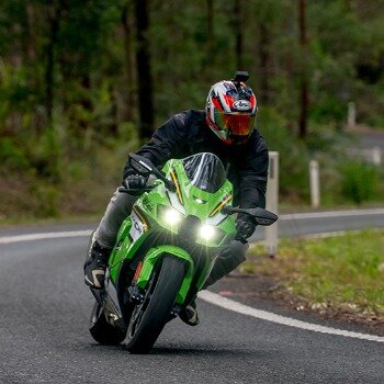 Kawasaki ZX-10R Review image