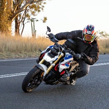 BMW1300R image