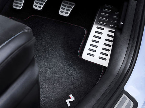 Alloy sports pedals.