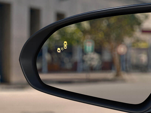 Hyundai SmartSense<sup>TM</sup> advanced safety.