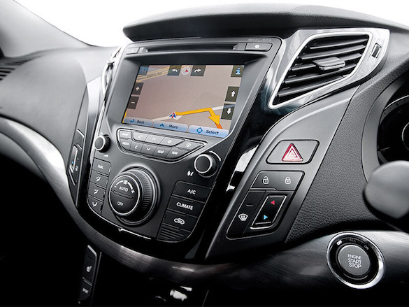 7” touchscreen nav.