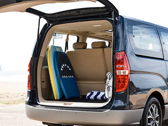 Lift back style rear door.