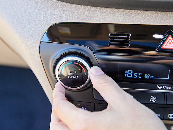 Dual zone climate control.