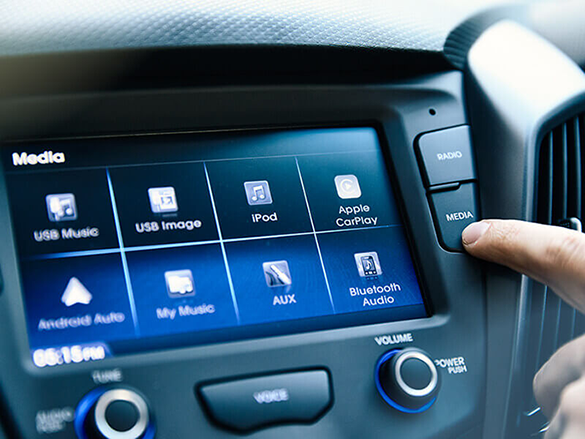 7” multimedia touchscreen.