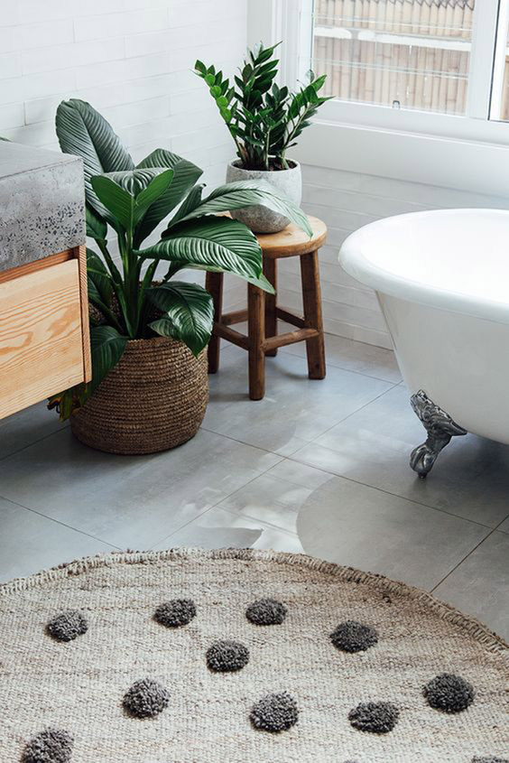 natural textures in the bathroom