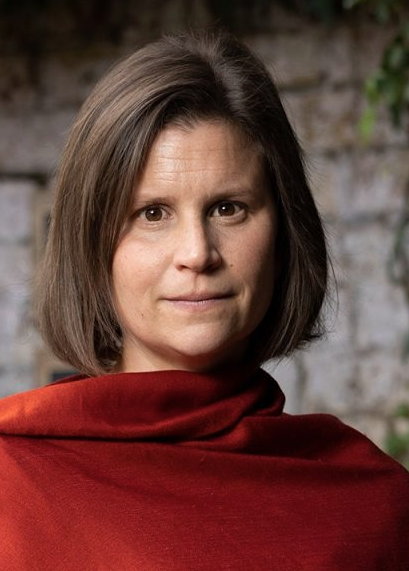 Anna  Hood