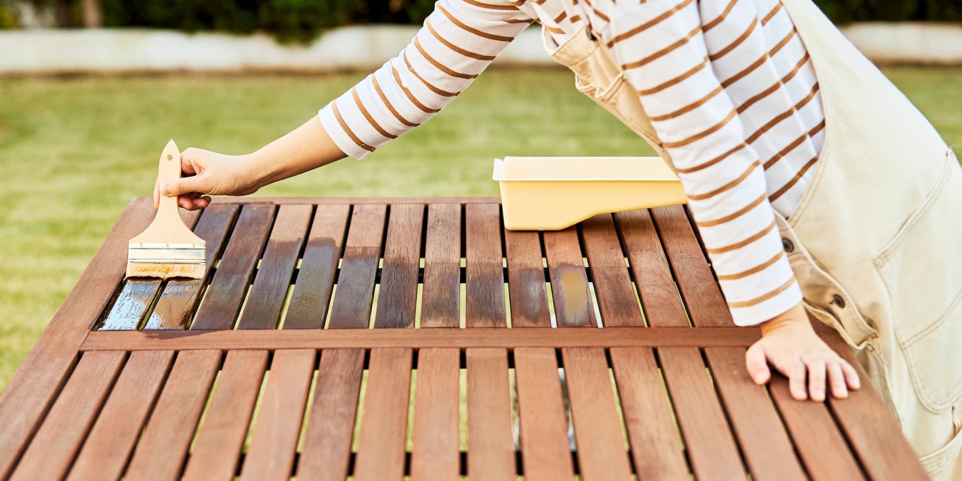 Home DIY: Build Outdoor Furniture from Recycled Timber