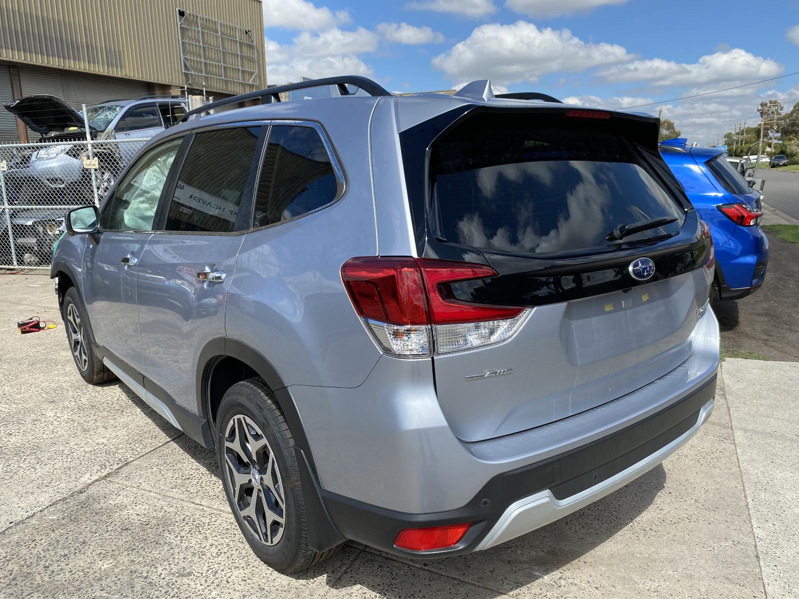 View Auto part Body/Door Mould Subaru Forester 2020