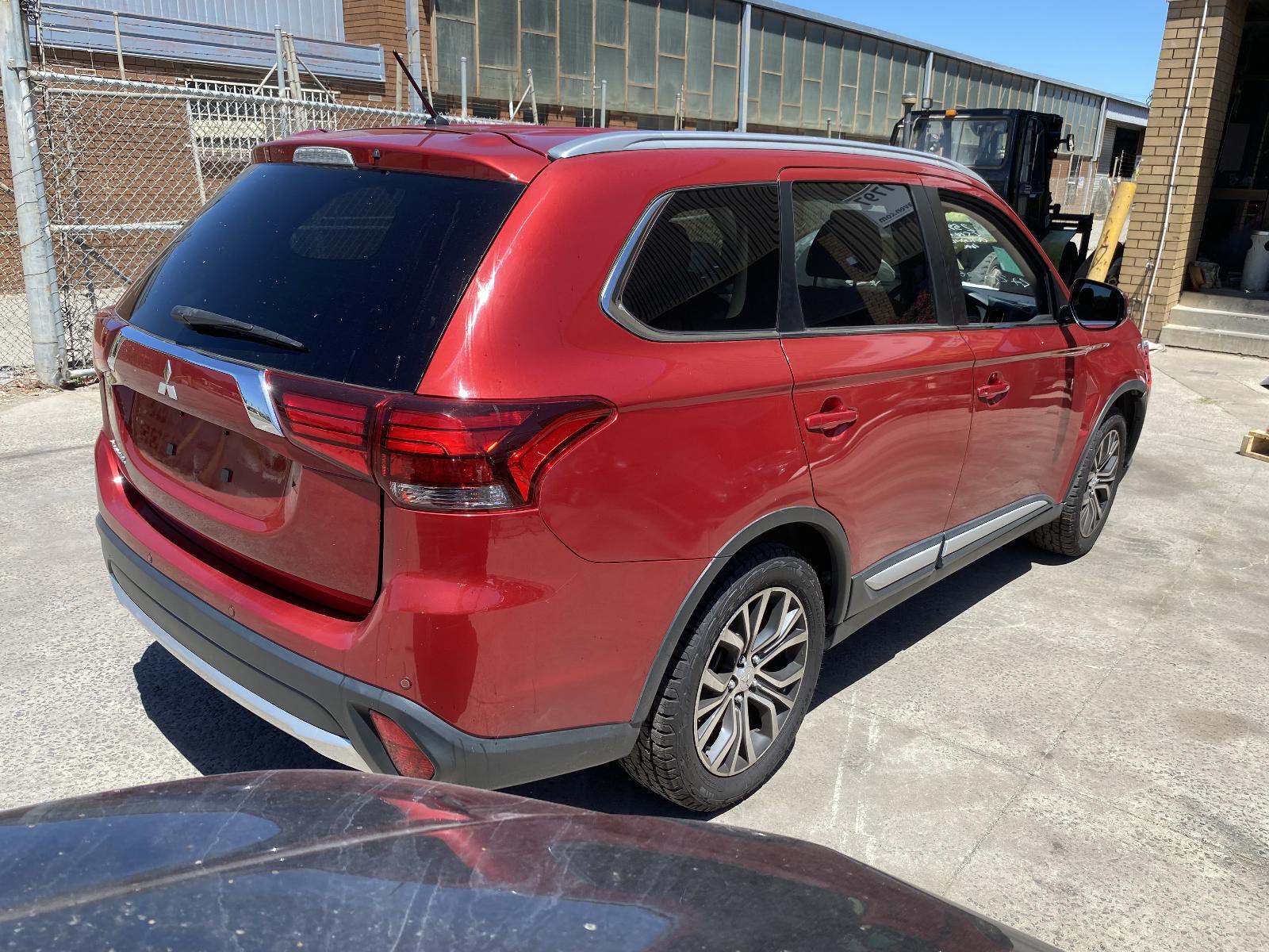 View Auto part Left Door Mirror Mitsubishi Outlander 2015
