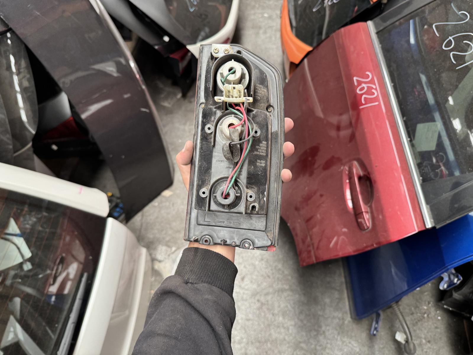 View Auto part Left Taillight Suzuki Vitara 1994