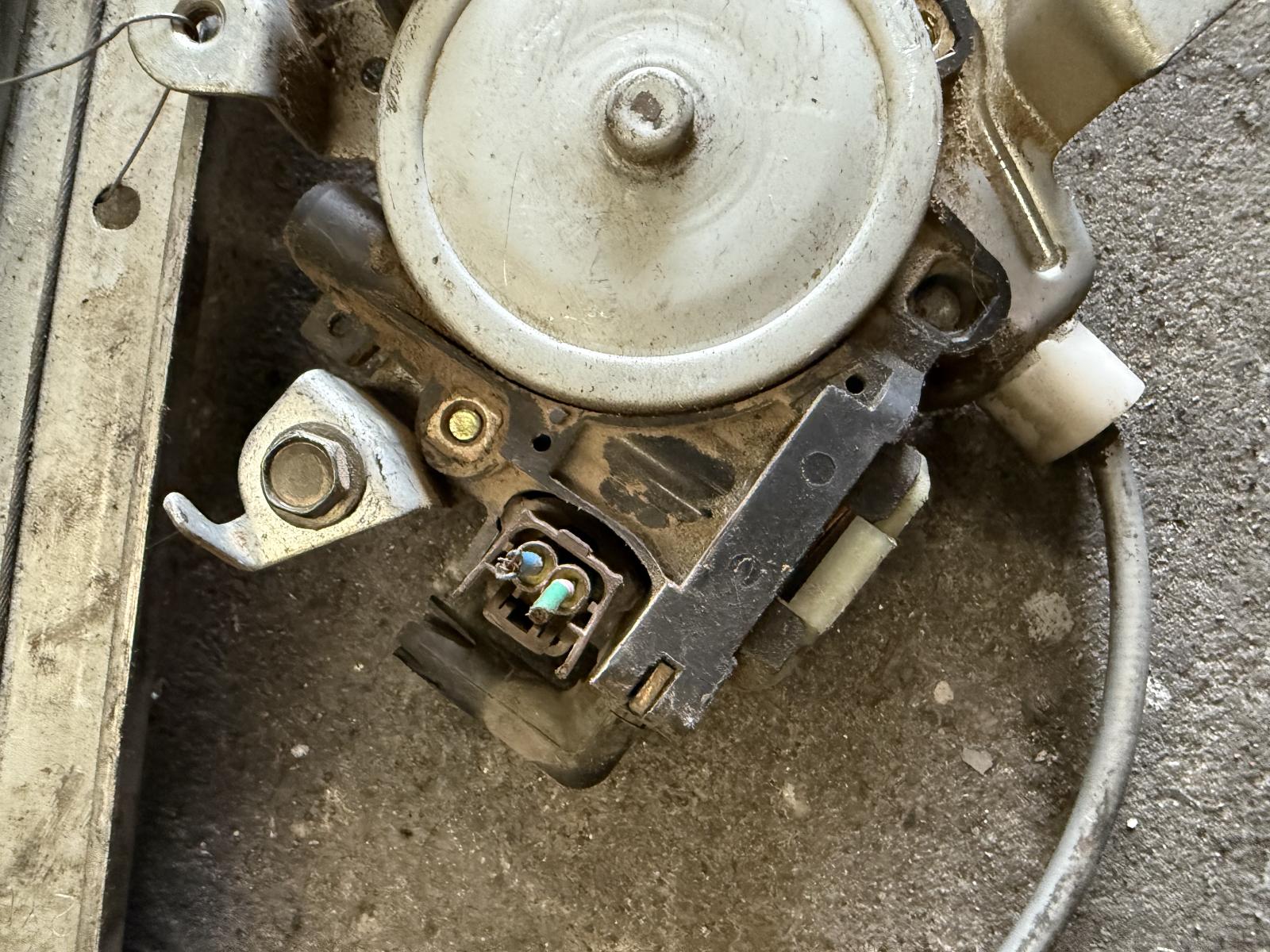 View Auto part Left Rear Wnd Reg/Motor Nissan Maxima 2000