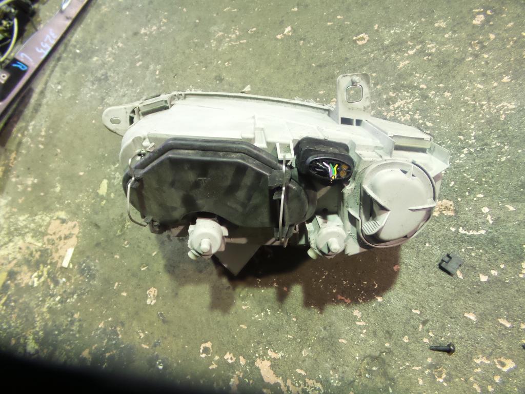 View Auto part Left Headlamp Alfa Romeo 147 2004