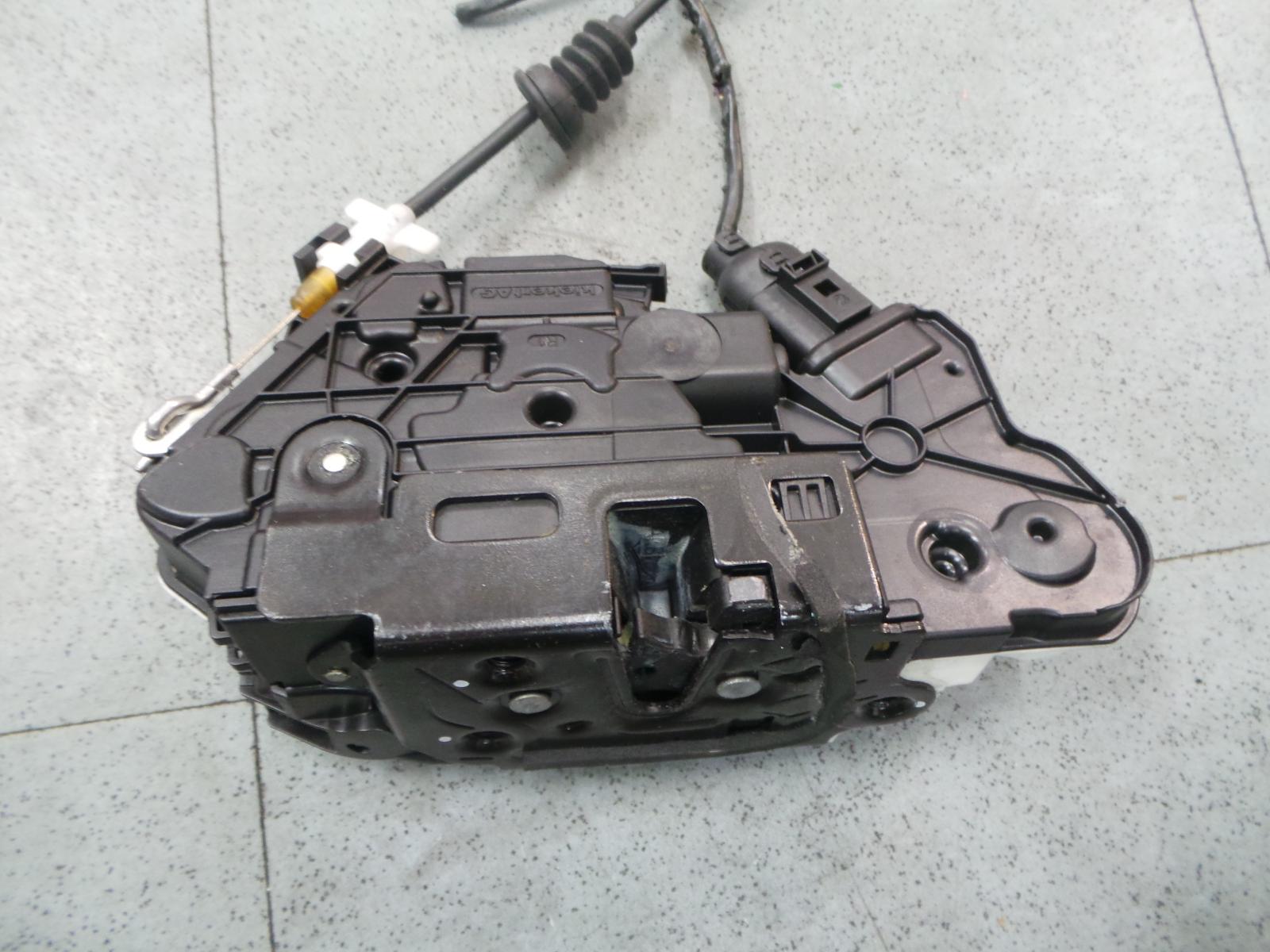 2010 Volkswagen Tiguan Door/Boot/Gate Lock View Auto part Door/Boot/Gate Lock Volkswagen Tiguan 2010