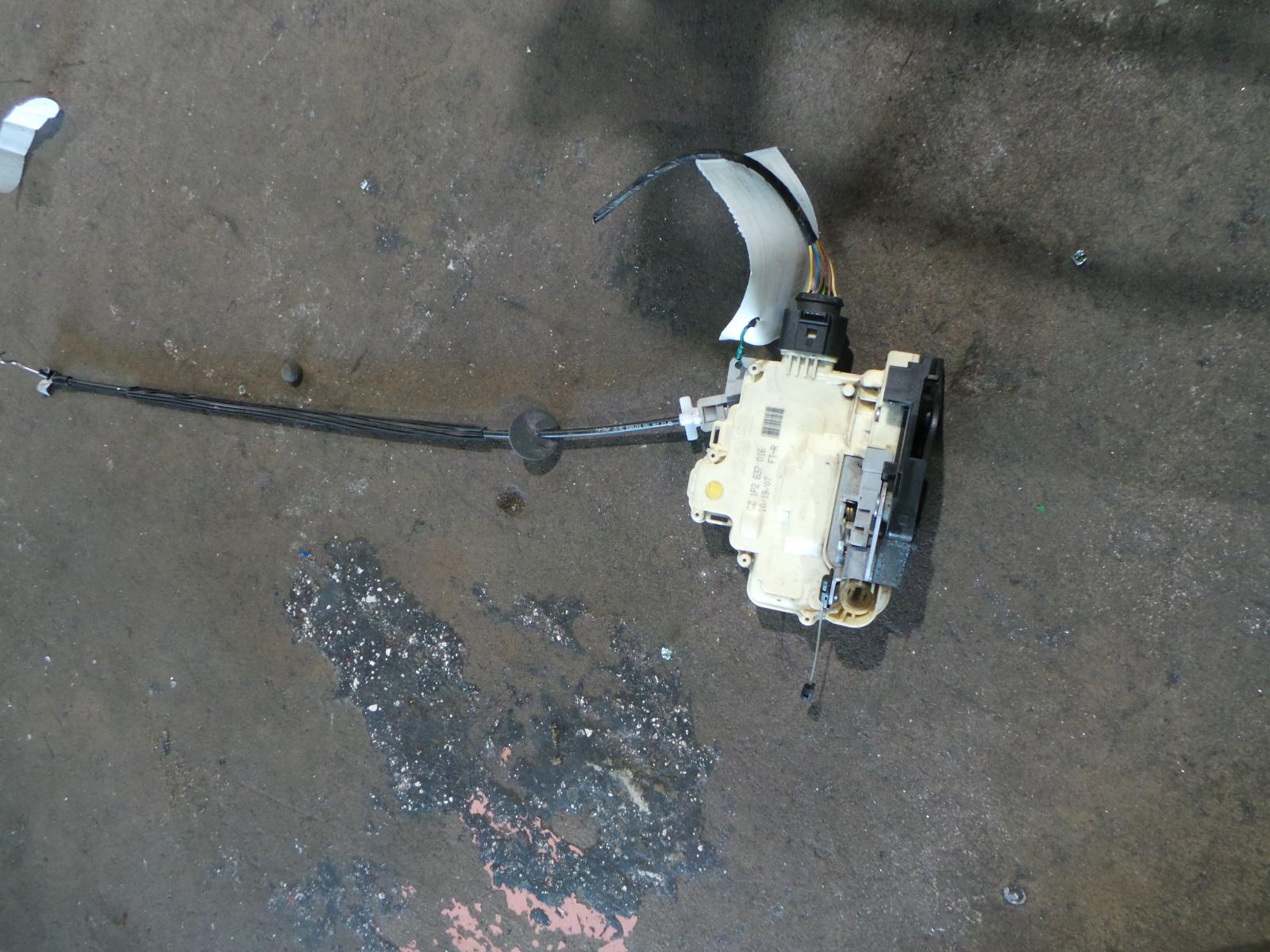 View Auto part Door/Boot/Gate Lock Volkswagen Eos 2008