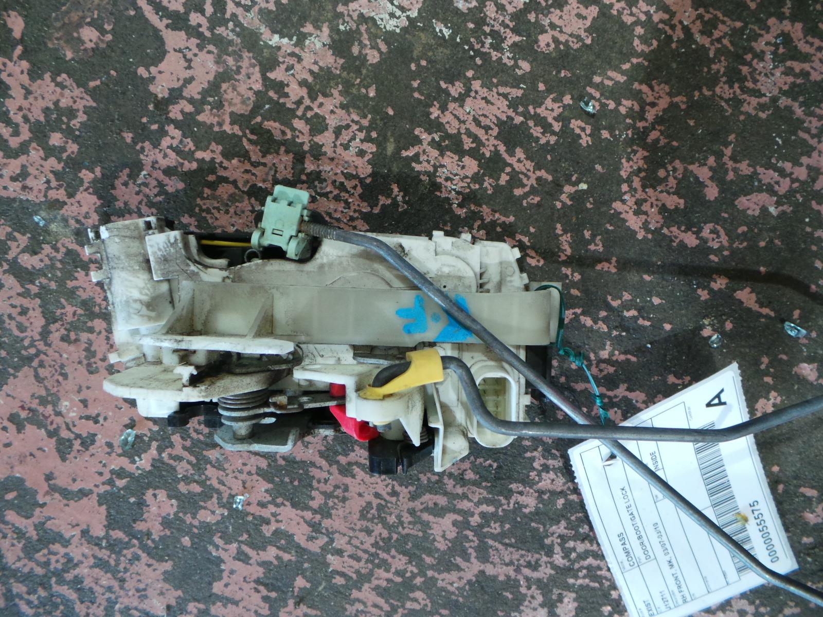 View Auto part Door/Boot/Gate Lock Jeep Compass 2010