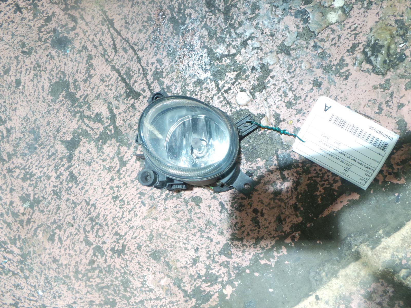 2007 Audi A4 Left Indicator/Fog/Side View Auto part Left Indicator/Fog/Side Audi A4 2007