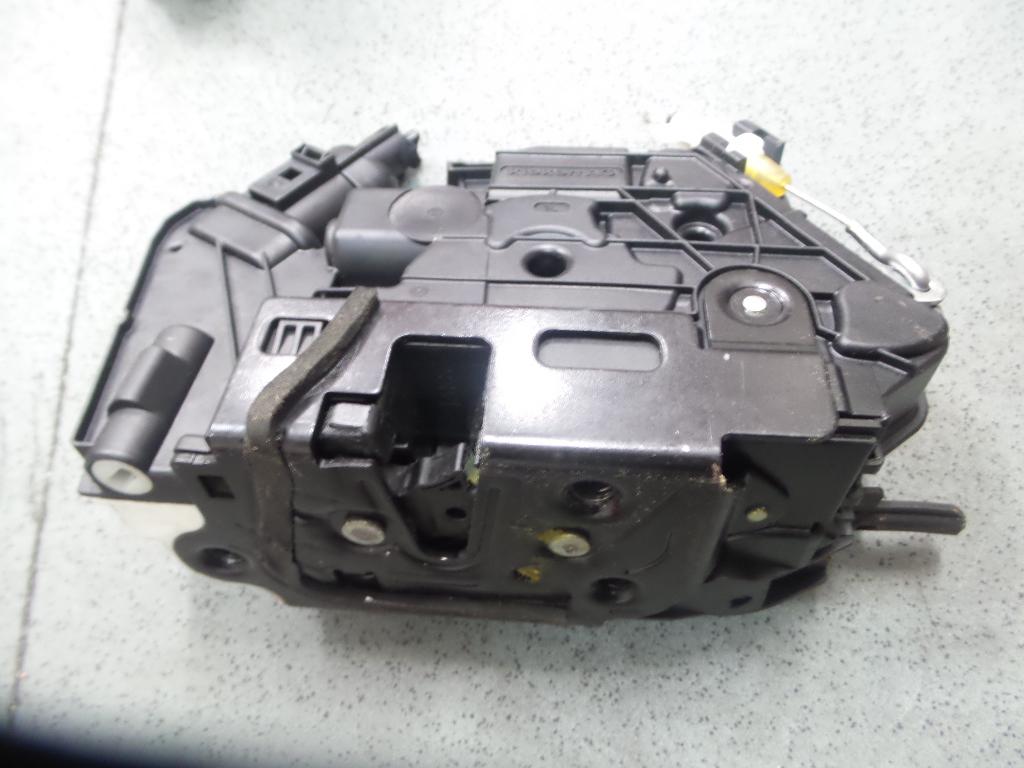 View Auto part Door/Boot/Gate Lock Volkswagen Tiguan 2009