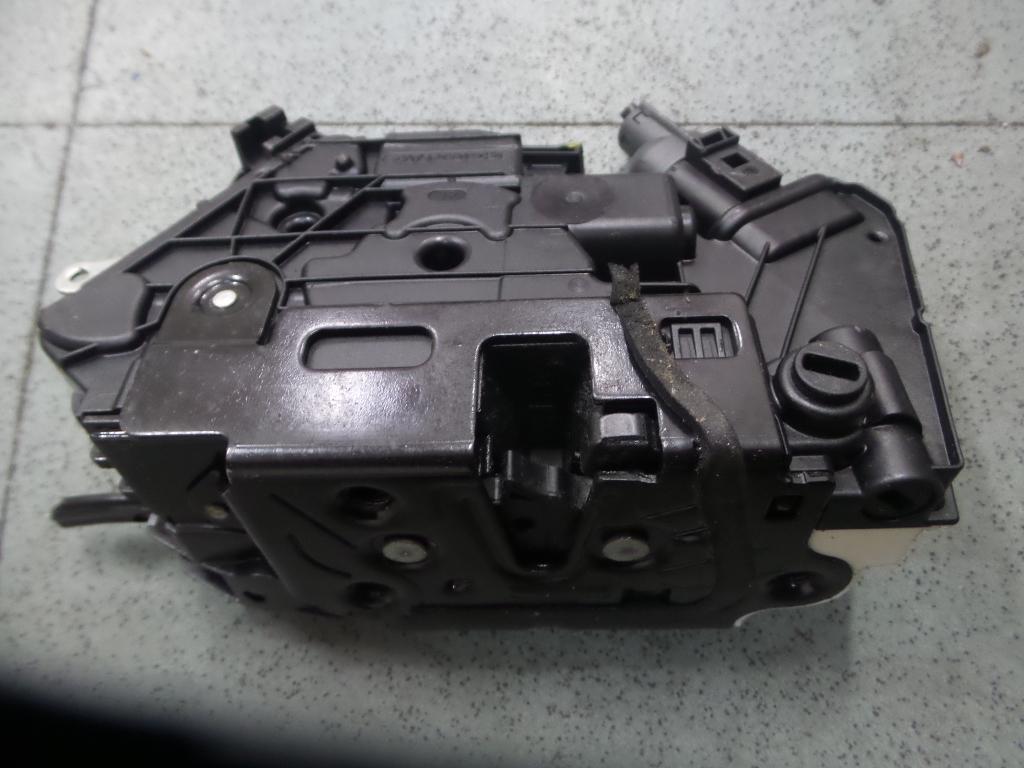 View Auto part Door/Boot/Gate Lock Volkswagen Tiguan 2009