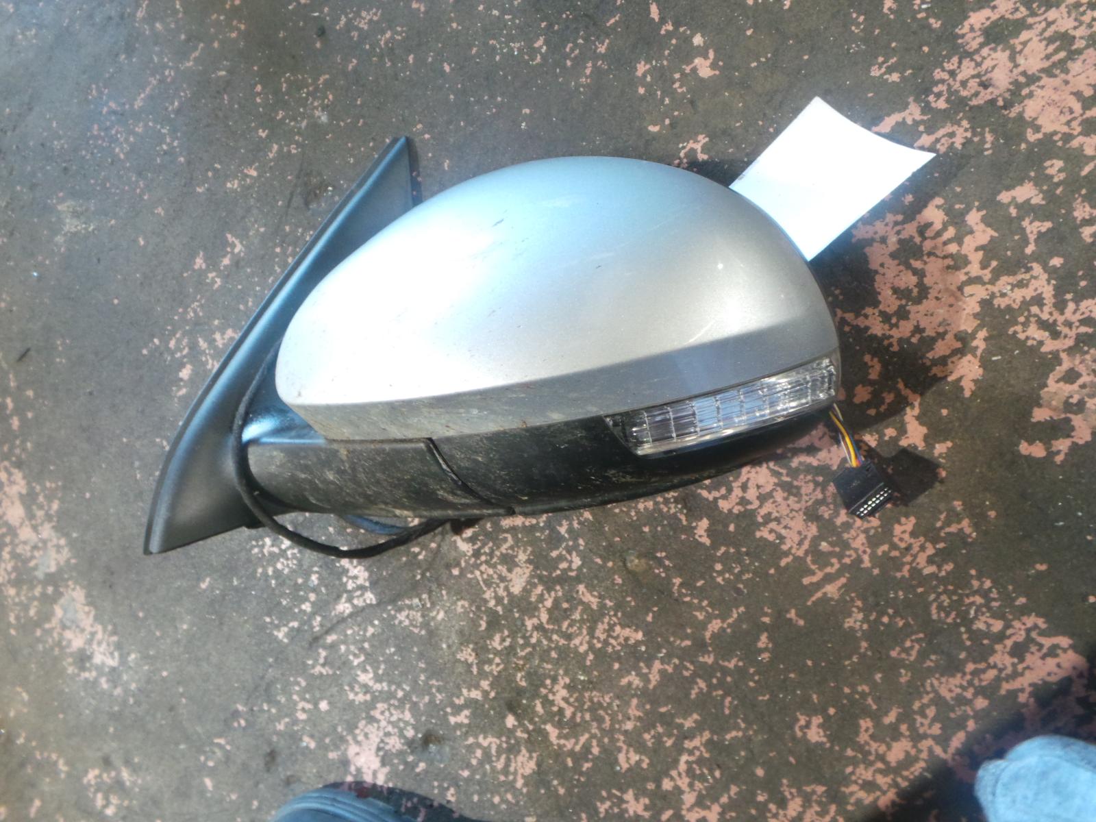 2008 Volkswagen Tiguan Left Door Mirror View Auto part Left Door Mirror Volkswagen Tiguan 2008