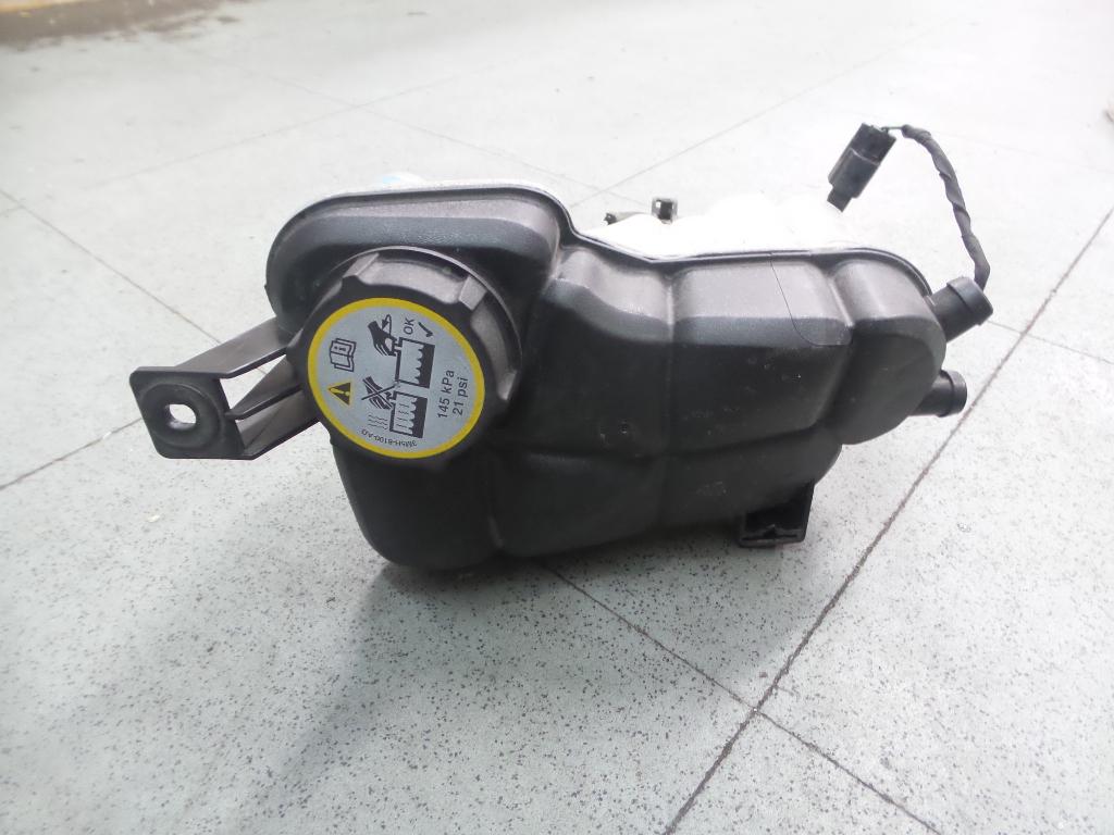 View Auto part Overflow Bottle Volvo Xc60 2010