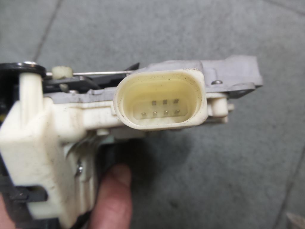 View Auto part Door/Boot/Gate Lock Audi Q7 2009