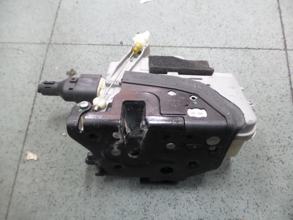 2009 Audi Q7 Door/Boot/Gate Lock View Auto part Door/Boot/Gate Lock Audi Q7 2009
