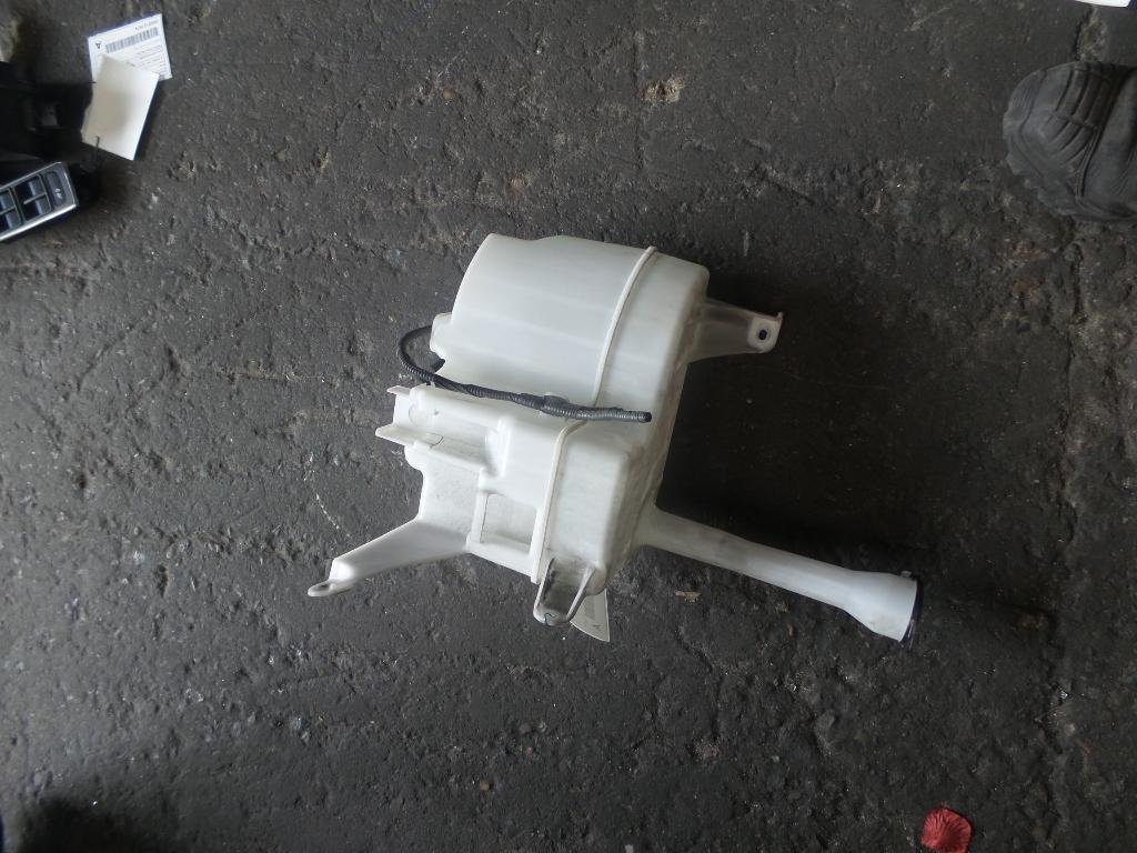 2016 Lexus Es Series (13-) Washer Bottle View Auto part Washer Bottle Lexus Es Series (13-) 2016