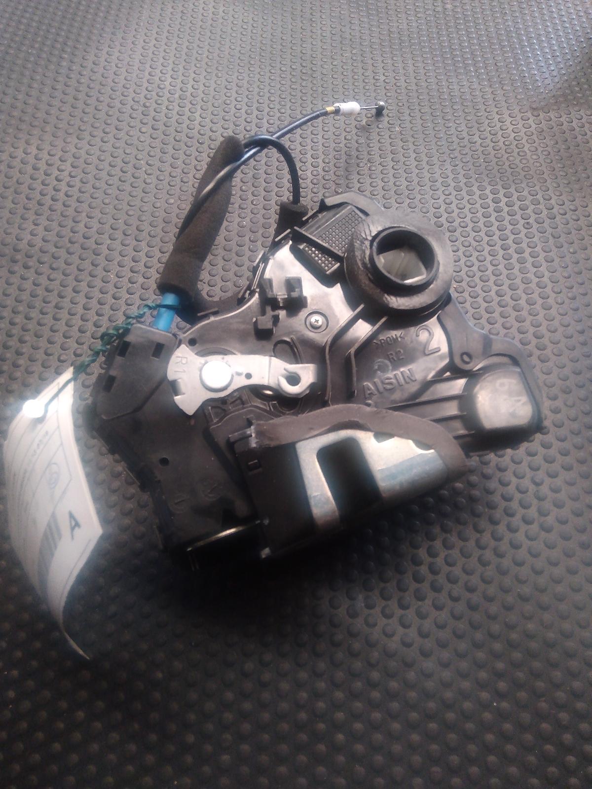 View Auto part Door/Boot/Gate Lock Lexus Es Series (13-) 2016