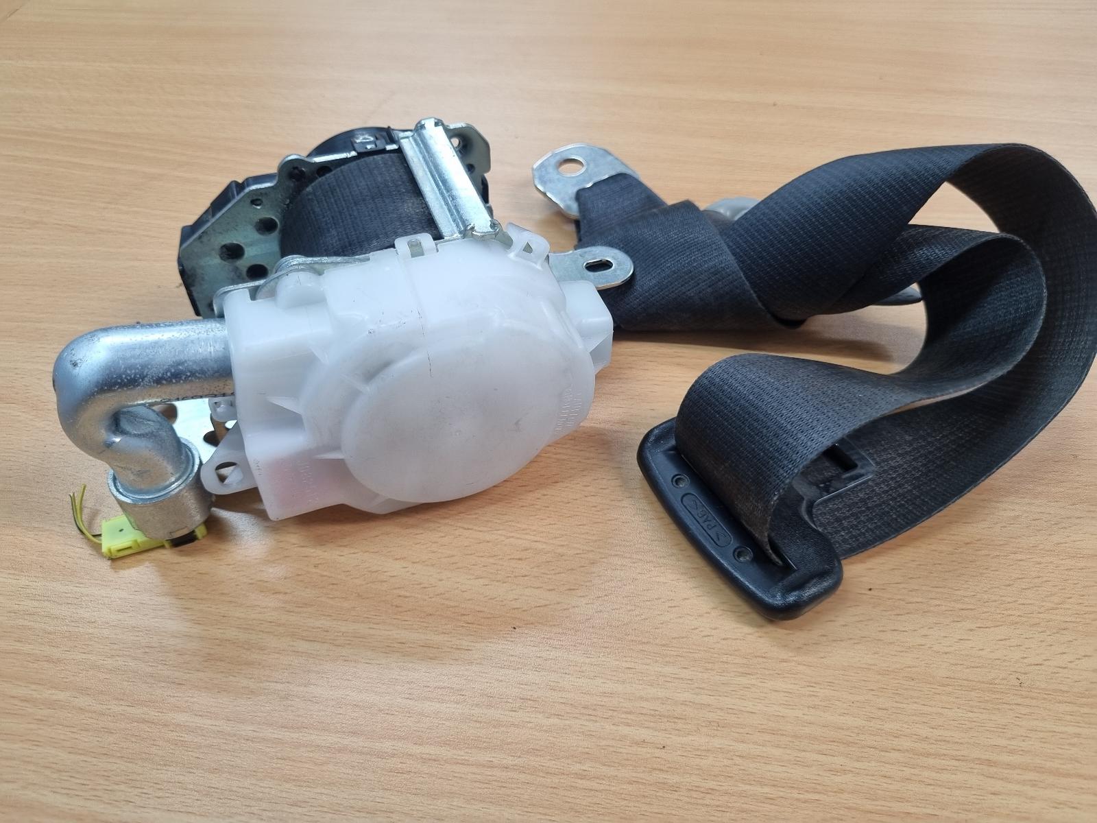 View Auto part Seatbelt/Stalk Lexus Es Series (13-) 2016