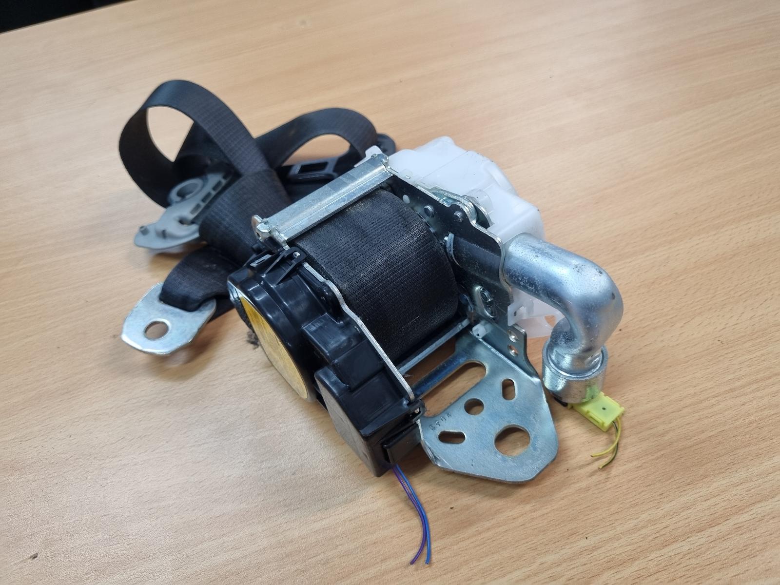 View Auto part Seatbelt/Stalk Lexus Es Series (13-) 2016