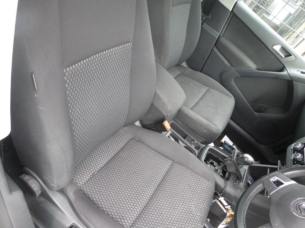 View Auto part Right Front Window Reg/Motor Volkswagen Tiguan 2010