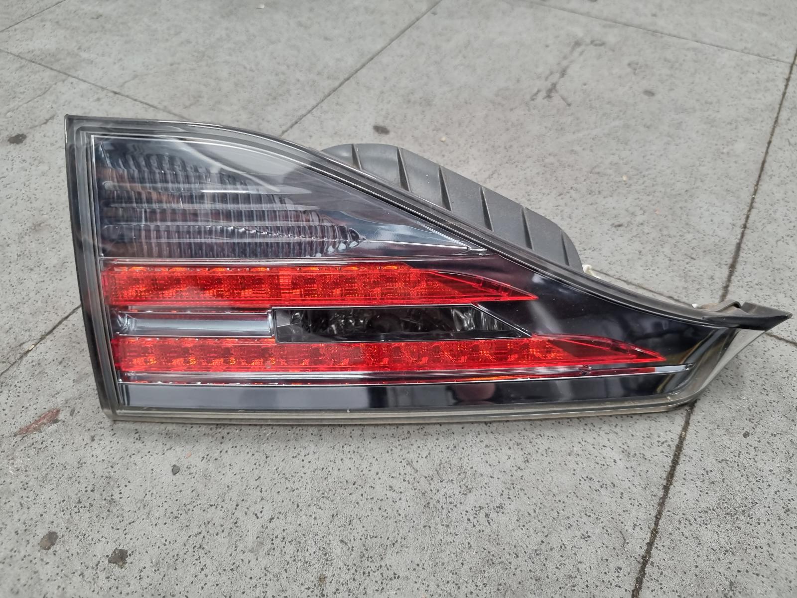 View Auto part Rear Garnish Lexus Ct200h 2012