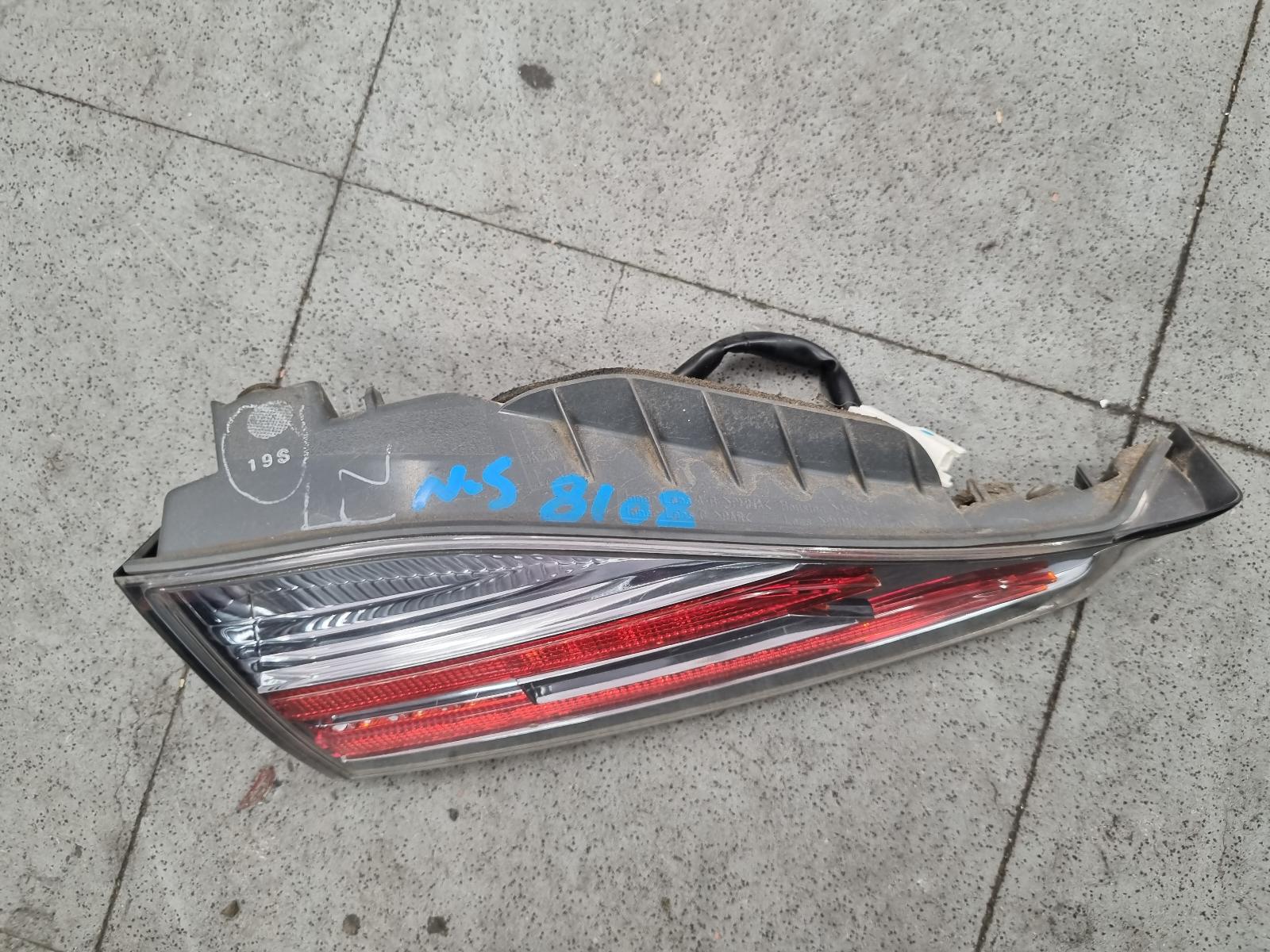 View Auto part Rear Garnish Lexus Ct200h 2012