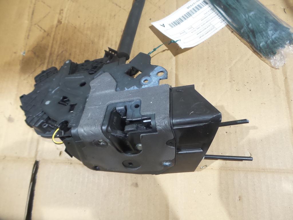 View Auto part Door/Boot/Gate Lock Land Rover Discovery Sport 2020