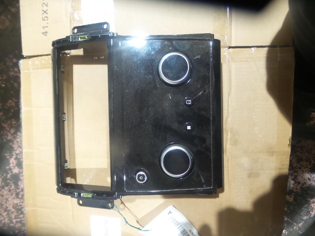 View Auto part Heater/Ac Controls Land Rover Discovery Sport 2020