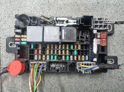 View Auto part Fuse Box Land Rover Discovery Sport 2020