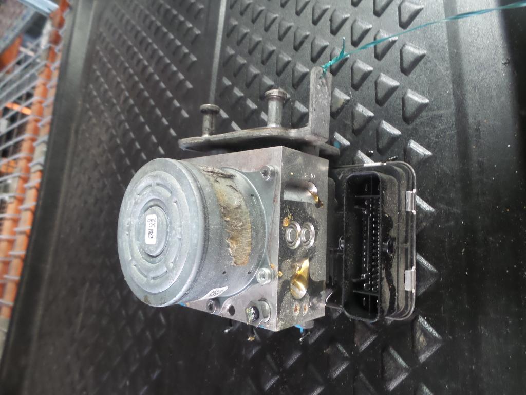 View Auto part Abs Pump/Modulator Mercedes C Class 2015