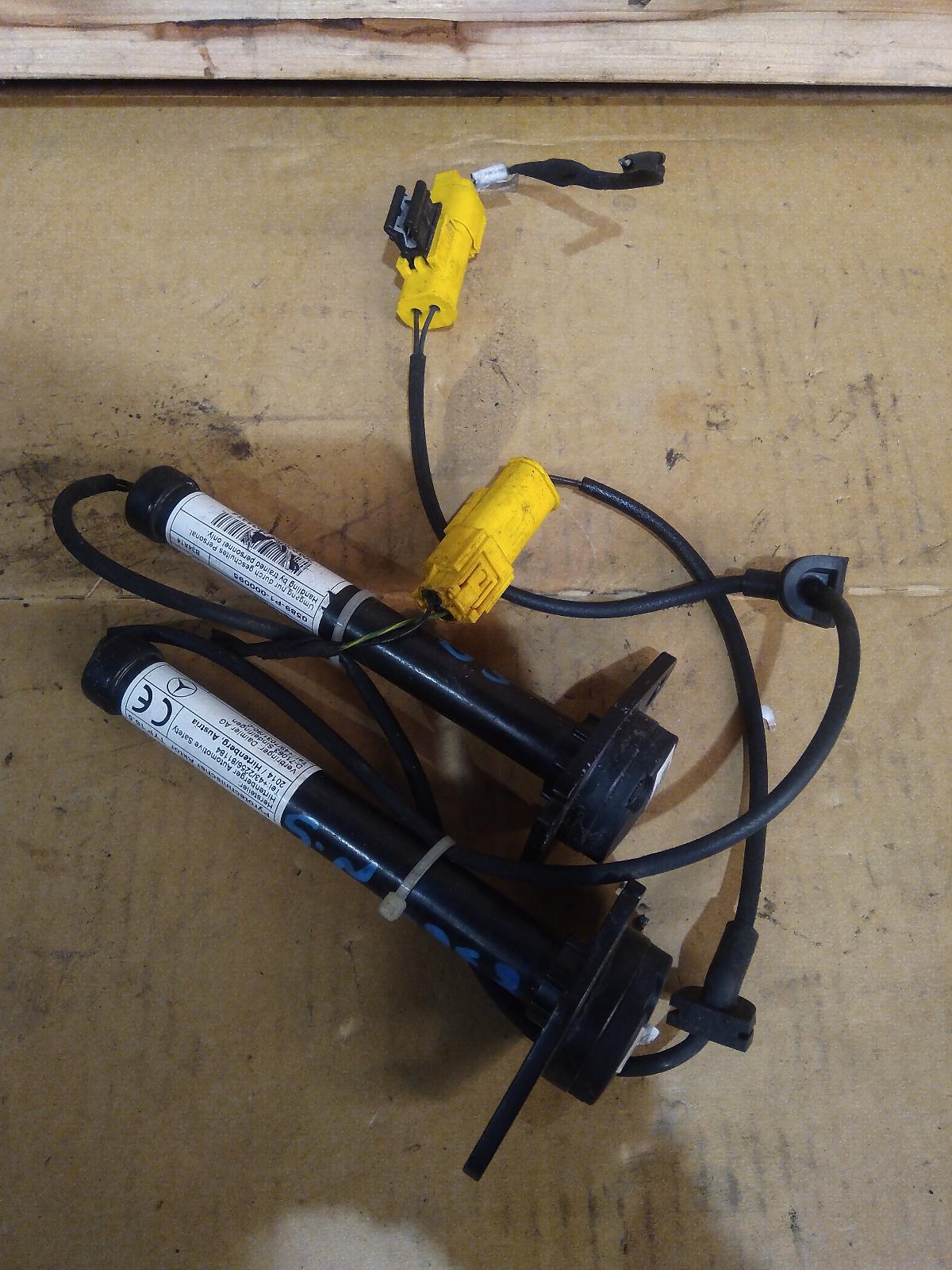 View Auto part Bonnet Hinge/Strut Mercedes C Class 2015
