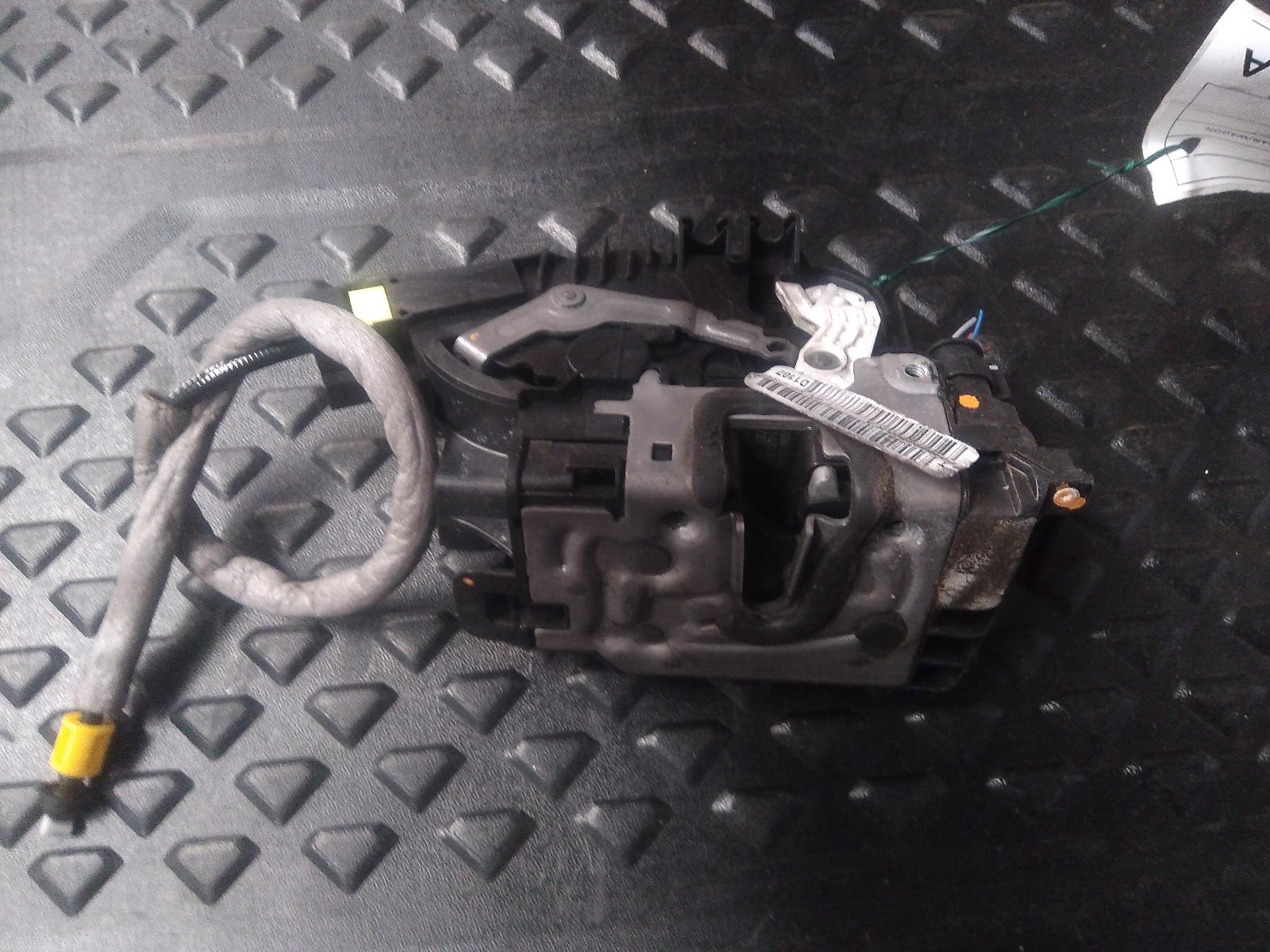 View Auto part Door/Boot/Gate Lock Mercedes C Class 2015