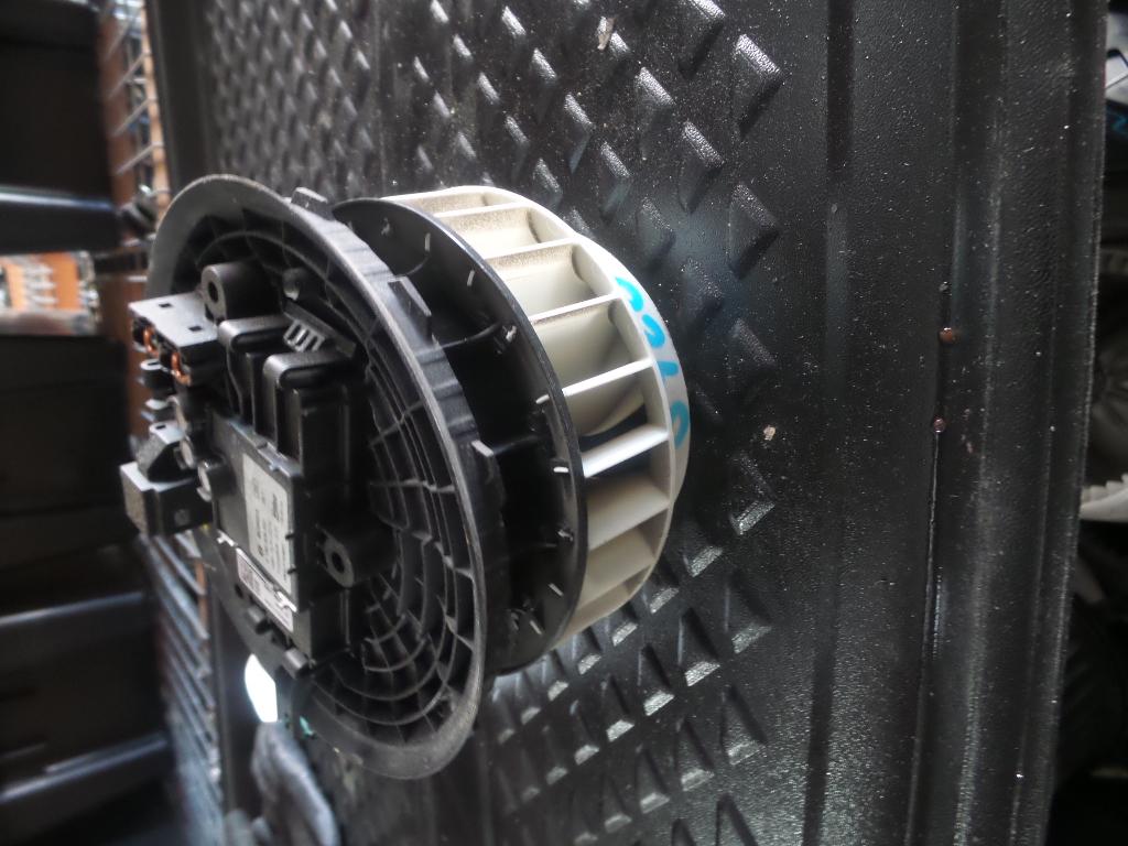 View Auto part Heater Fan Motor Mercedes C Class 2015