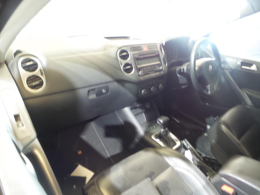 View Auto part Door/Boot/Gate Lock Volkswagen Tiguan 2009
