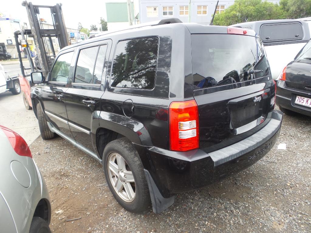 View Auto part Left Indicator/Fog/Side Jeep Patriot 2010