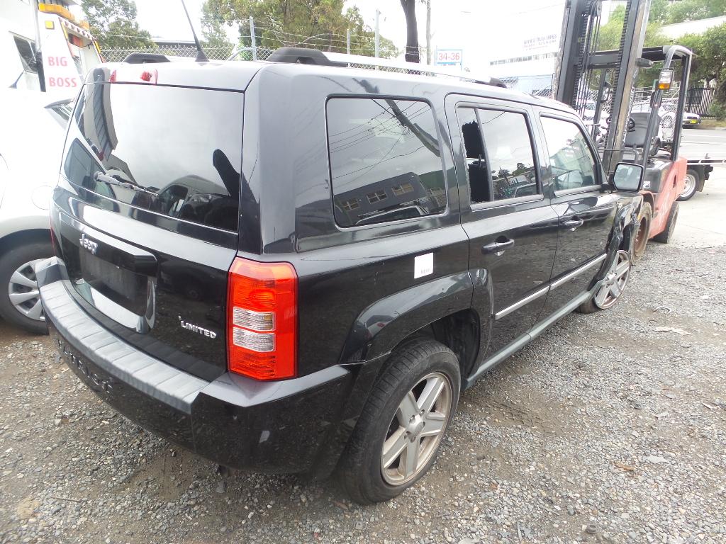 View Auto part Left Indicator/Fog/Side Jeep Patriot 2010